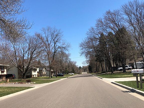 5th image of 9017 Cherokee Dr N