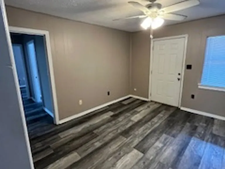 4904 W 19th Ct — Photo 4