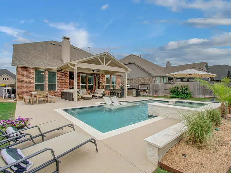 7111 Pondhawk Dr — Photo 32