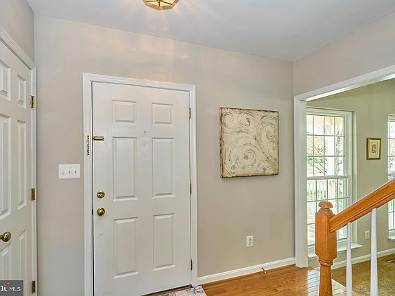 5th image of 9685 Granary Pl