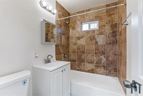 1351 E 51st St #2 — Photo 15