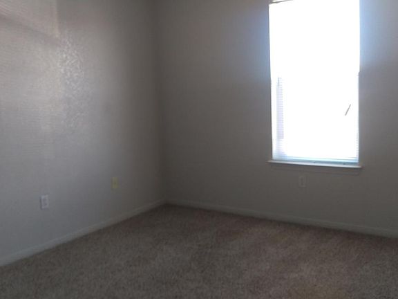 5th image of 1106 Circle M Dr APT B