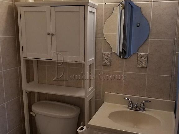 5th image of 2578 35th St #1