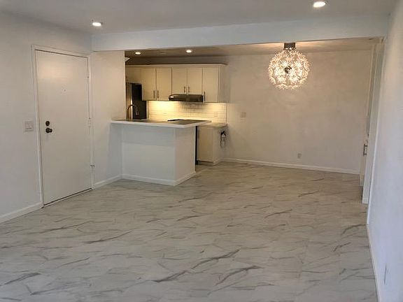 5th image of 414 Larkspur Plaza Dr #414