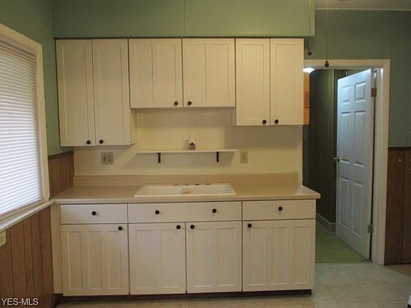 3rd image of 4736 E 88th St