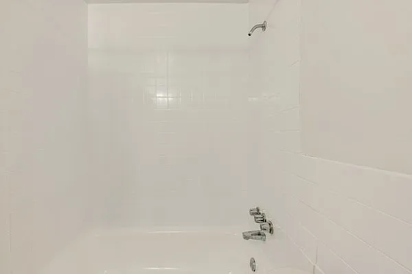 1560 Lawrence Ave W — Photo 11