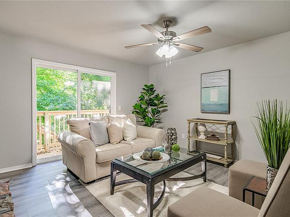 3rd image of 13 Minton Ln