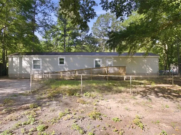 37 Pioneer Dr, Seale, AL 36875