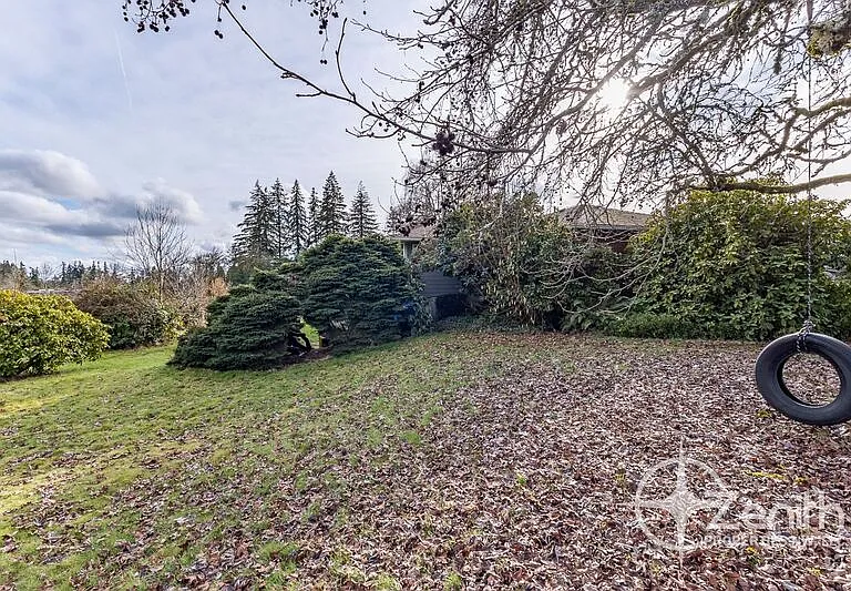 4508 NE 174th St — Photo 36