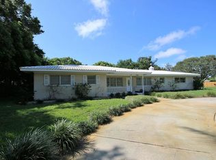 1749 Lakeview Rd, Clearwater, FL 33756