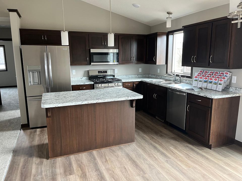 2nd image of 22842 Topaz St
