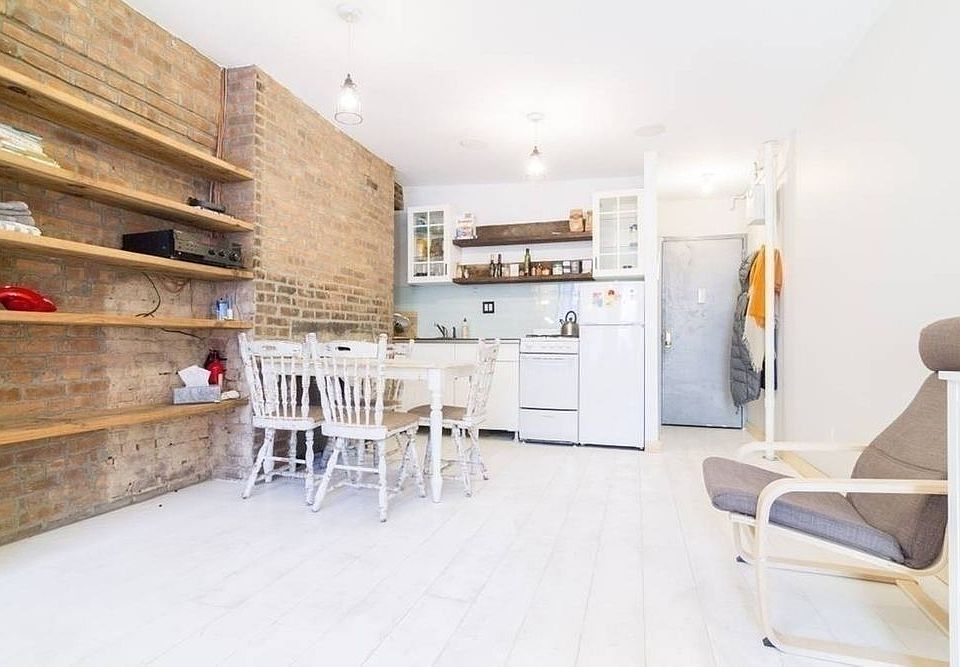 2nd image of 40 Ludlow St APT 8