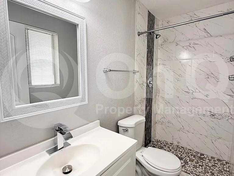 1718 W Auburn St — Photo 20