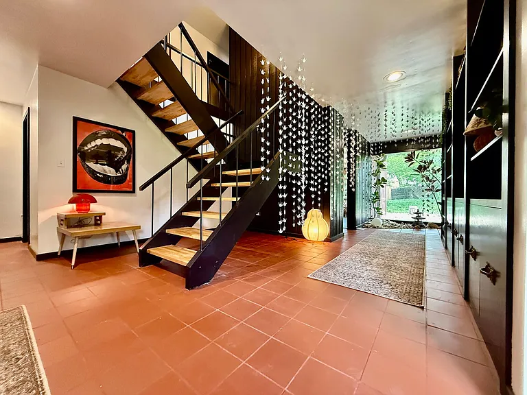 527 Valewood Ln — Photo 62