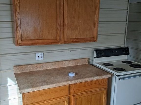 5th image of 23 Wood St