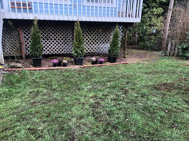 530 NW Carolyn Ln — Photo 2