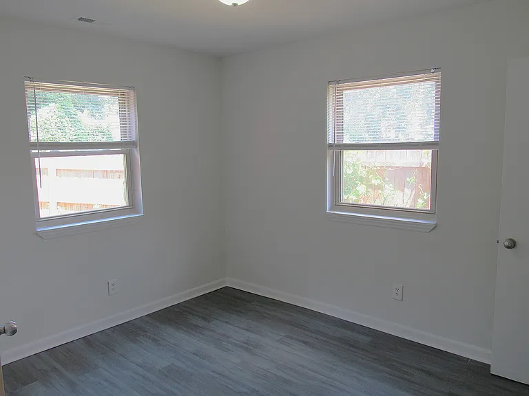 1700 Gunter St #B — Photo 7