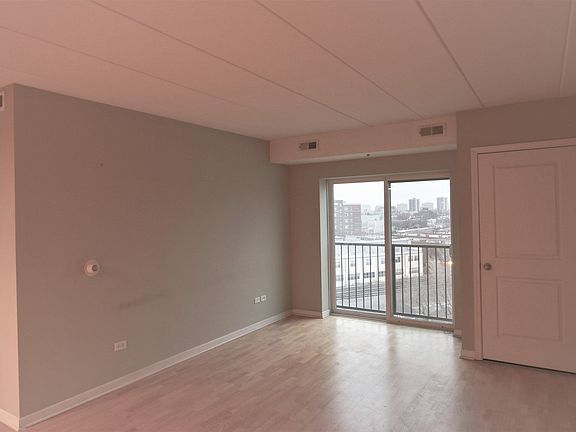 4th image of 2272 S Archer Ave Unit 7C