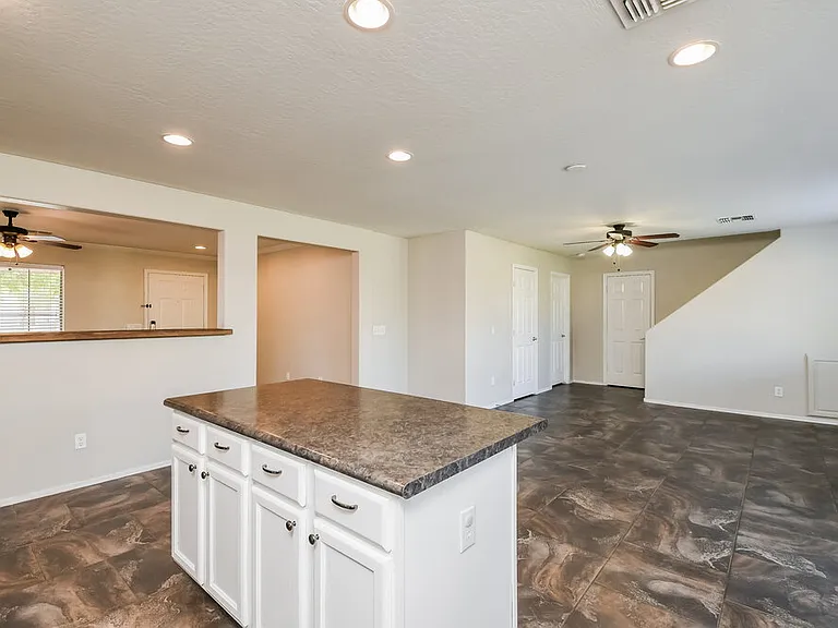 1726 E Bradstock Way — Photo 7