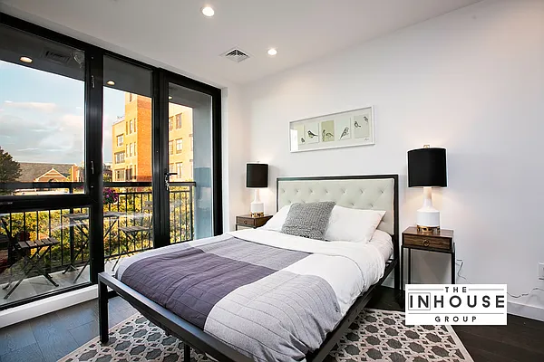 Sold by The In House Group | media 20