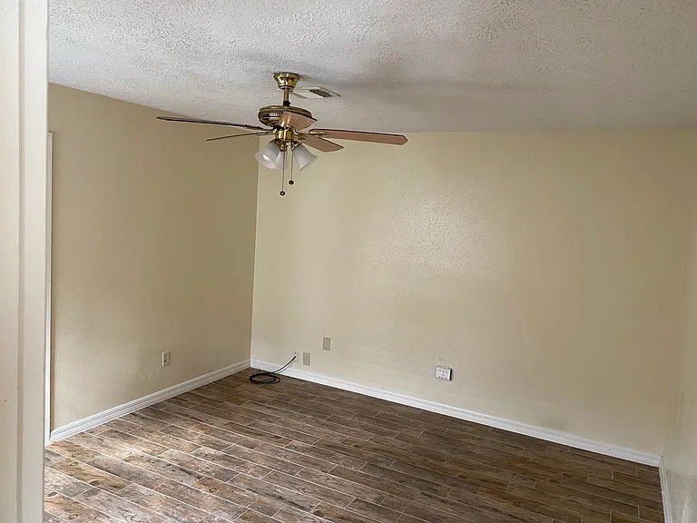 2606 S Belgravia Dr — Photo 5