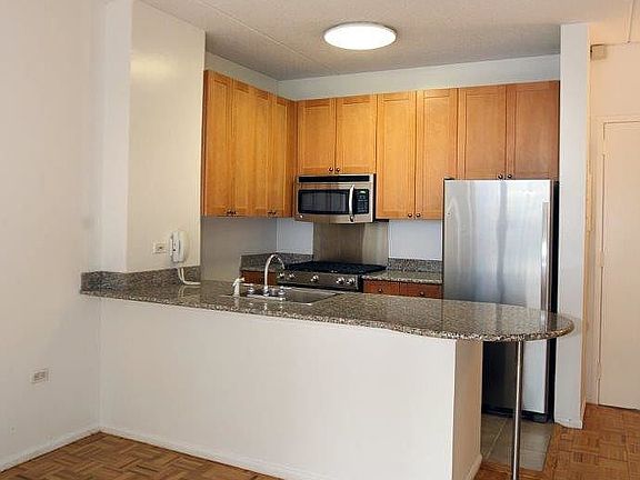 4th image of 95 Worth St #411