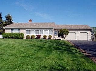 97 Lakewood Dr, Swanton, VT 05488