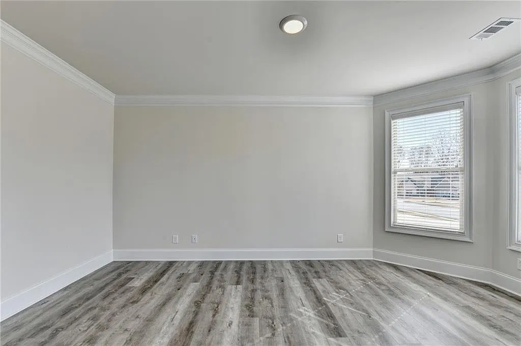 5 bed, 3.0 bath, 3150 sqft, $3,200 — Photo 3