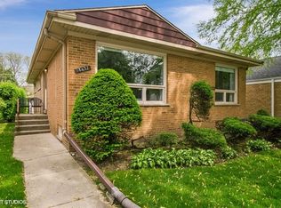 8637 Avers Ave, Skokie, IL 60076