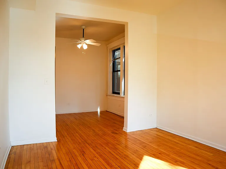 905 S Claremont Ave — Photo 10