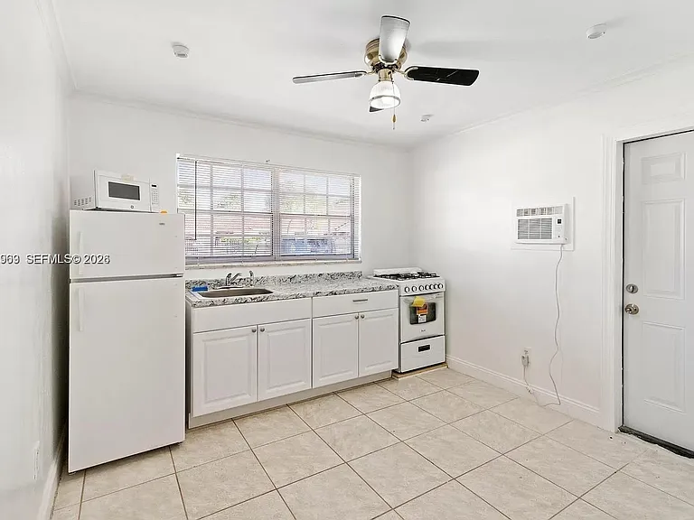 17200 NW 51st Pl #B — Photo 8
