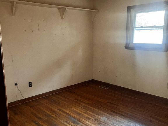 5th image of 1627-1629 Longview Ave