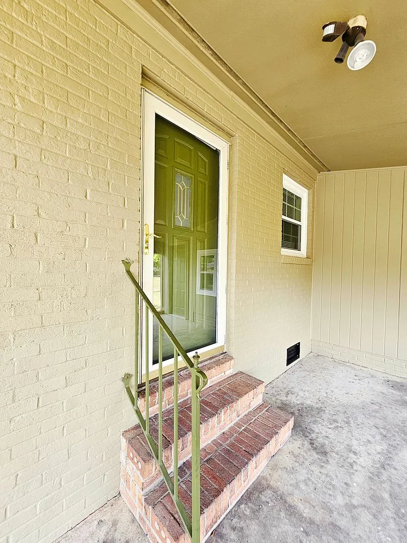 Updated Features — Photo 3
