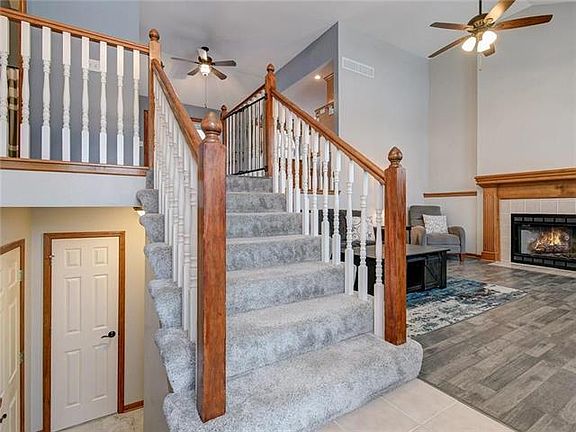 4th image of 3608 NW Lighthouse Ct