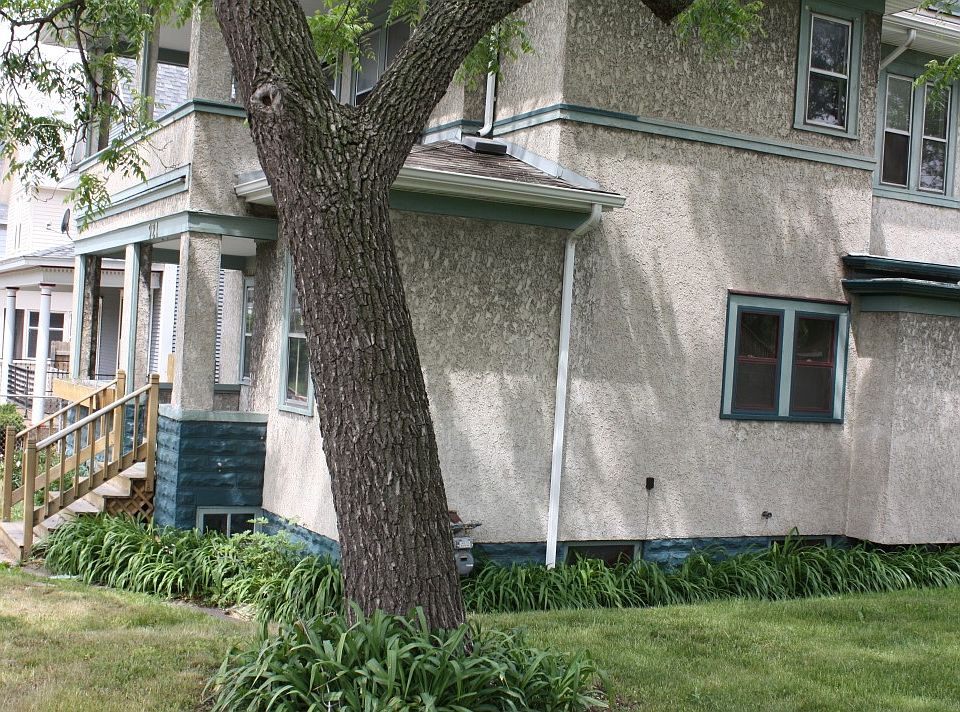 2nd image of 921 Hudson Rd