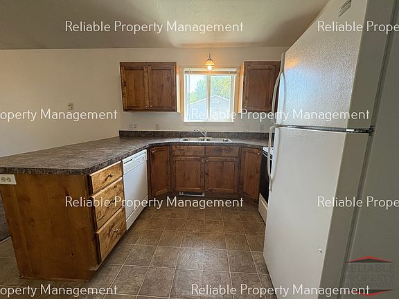 4th image of 1430 Cambridge Dr #3