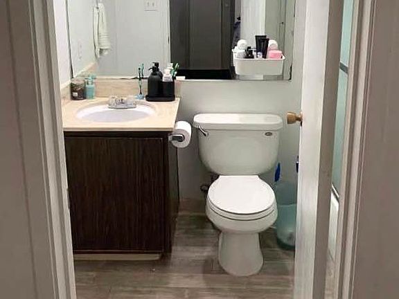 4th image of 1845 Fremont Ct #C
