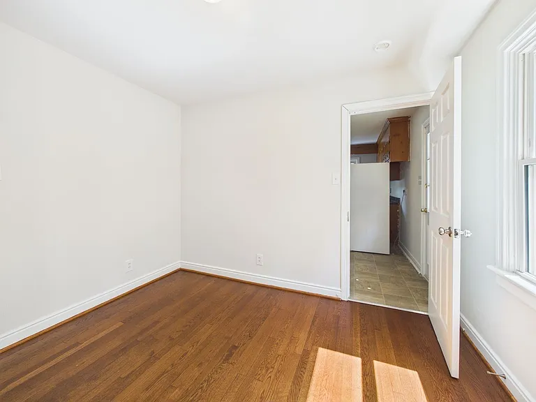 955 Barlen Dr — Photo 9