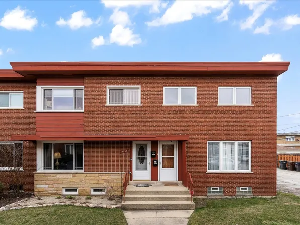 4655 Brummel St, Skokie, IL 60076