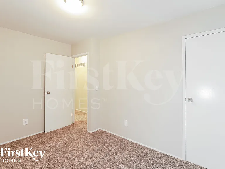 5620 N Potter Ave — Photo 10