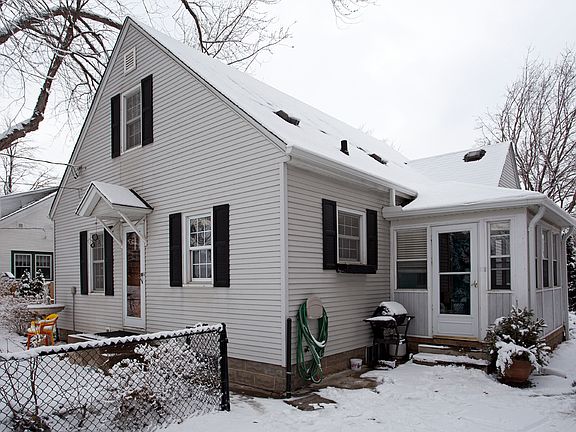 3rd image of 533 5th St W
