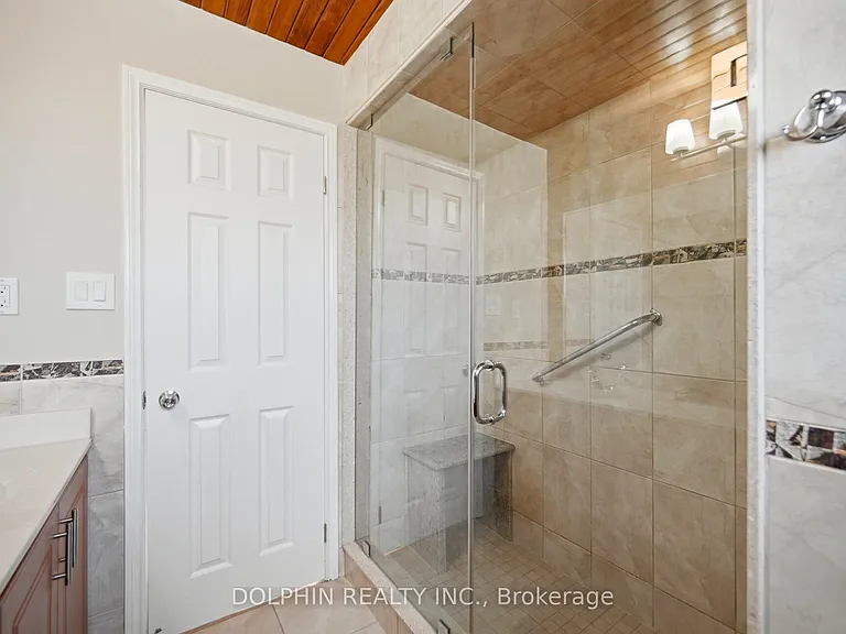 1090 Vanier Dr — Photo 28