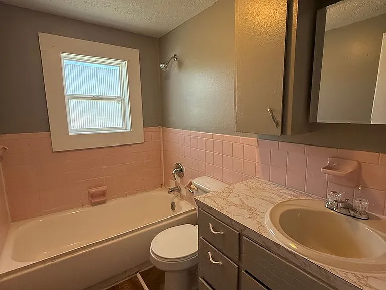 2345 N East Ave — Photo 6