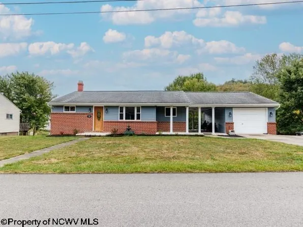 178 Hickory St, Grafton, WV 26354