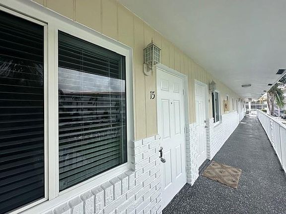 3rd image of 110 NE 19th Ave #15