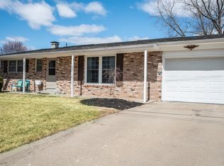 327 Ferris St, Dixon, IL 61021