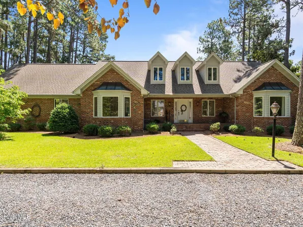 15 Magnolia Avenue, Pinehurst, NC 28374