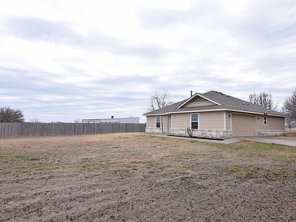 3rd image of 4951 E Us Highway 190