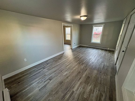 4th image of 15 Jackson St