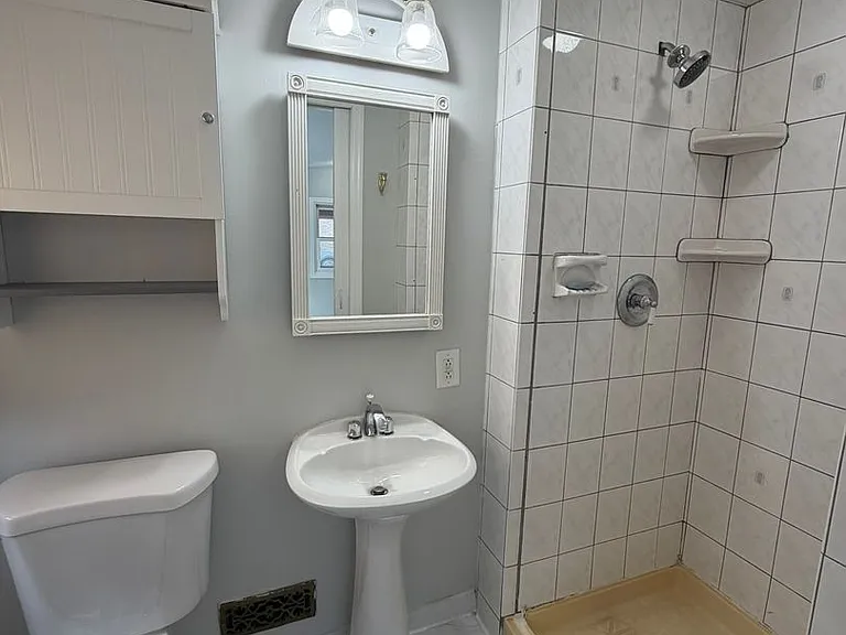 2209 Douglas Ave — Photo 22
